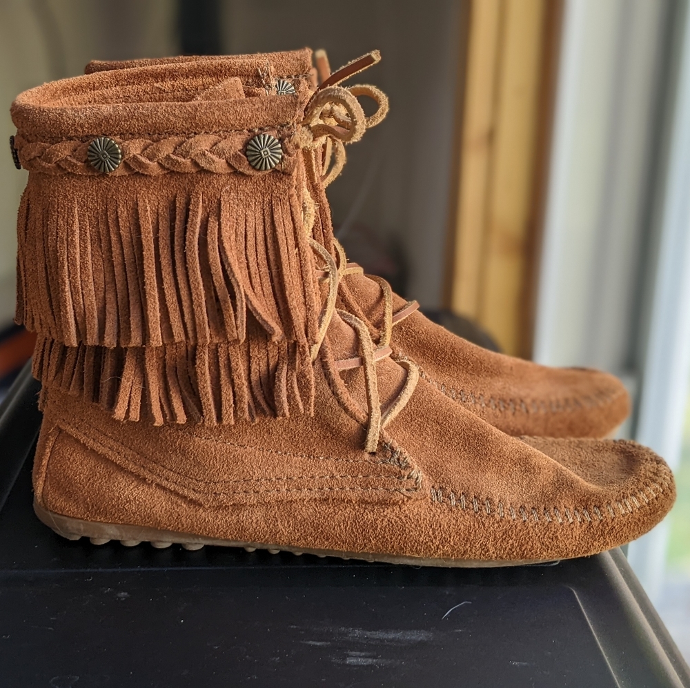 Minnetonka "Tramper" Ankle High Western Booties